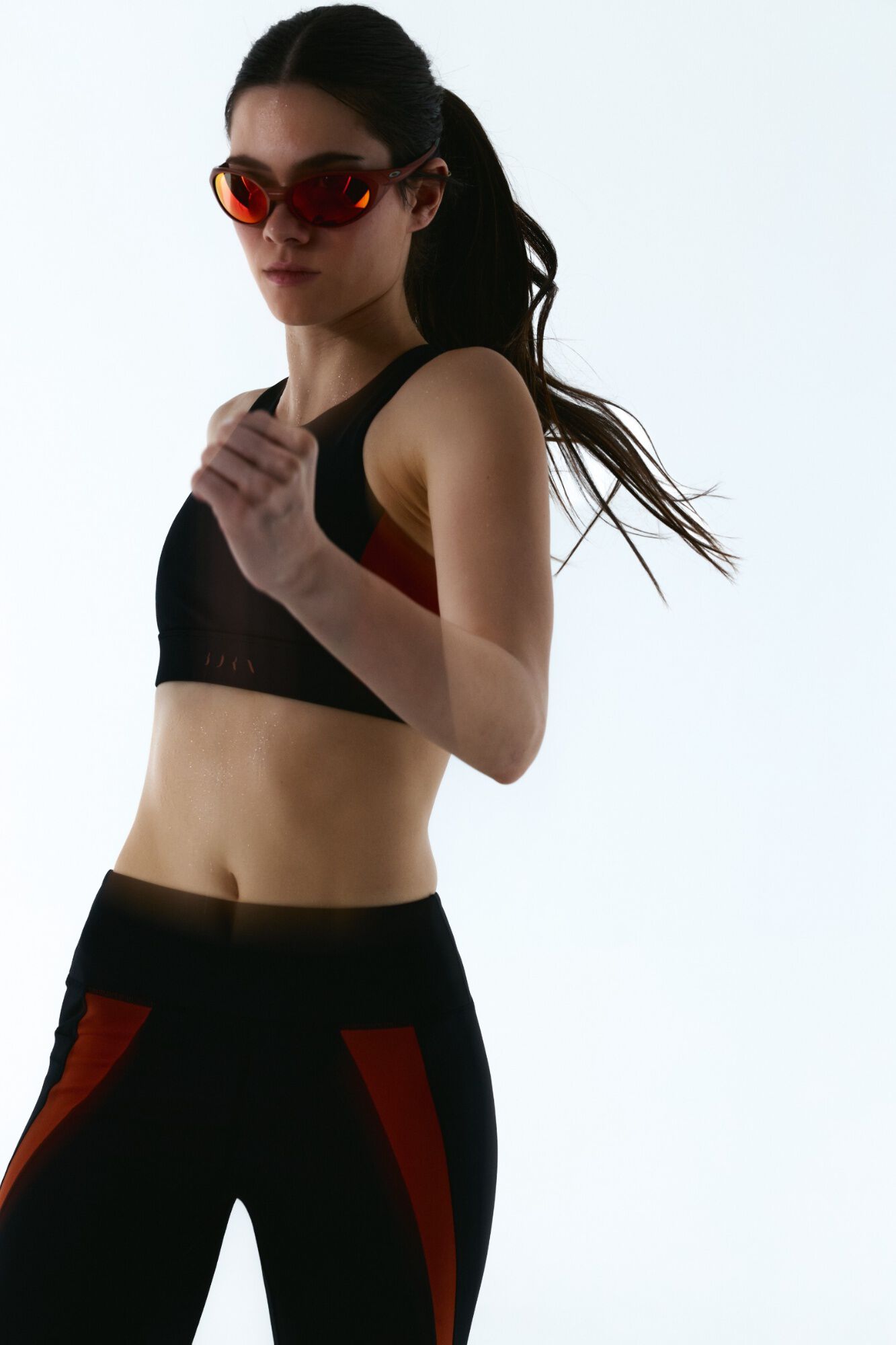 Born Living Yoga Top Tao Preto/Bombaim
