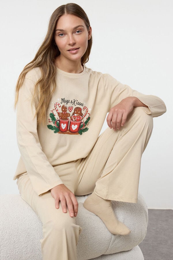 Trendyol Conjunto de pijama de inverno feminino, bege, para casal ou casal  bege