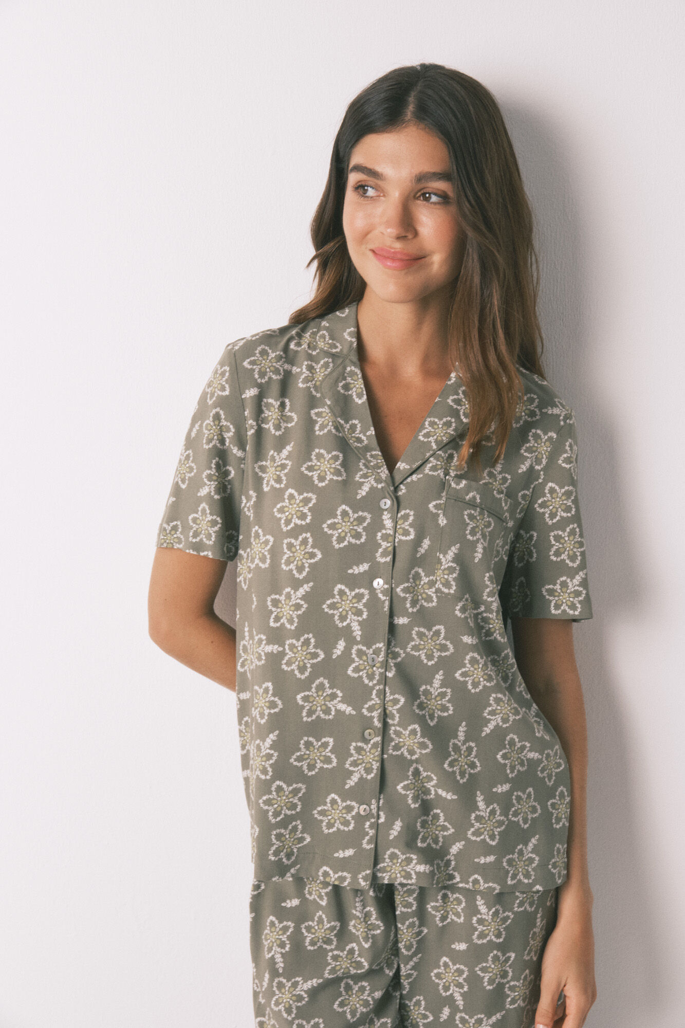 Women'secret Pijama Capri viscosa flores kaki 