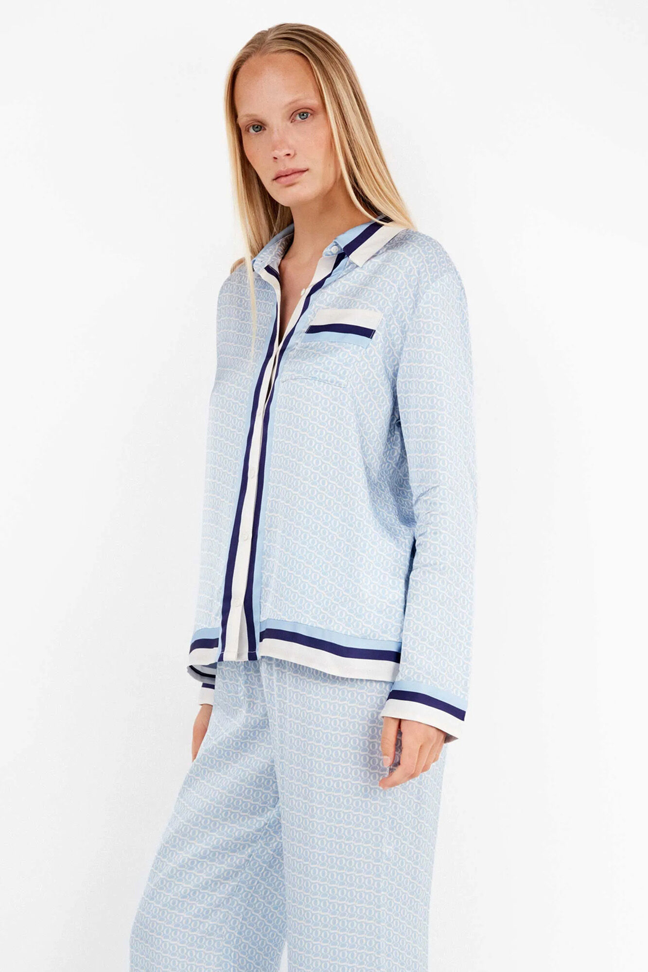 Gisela Pijama camisero estampado monogram