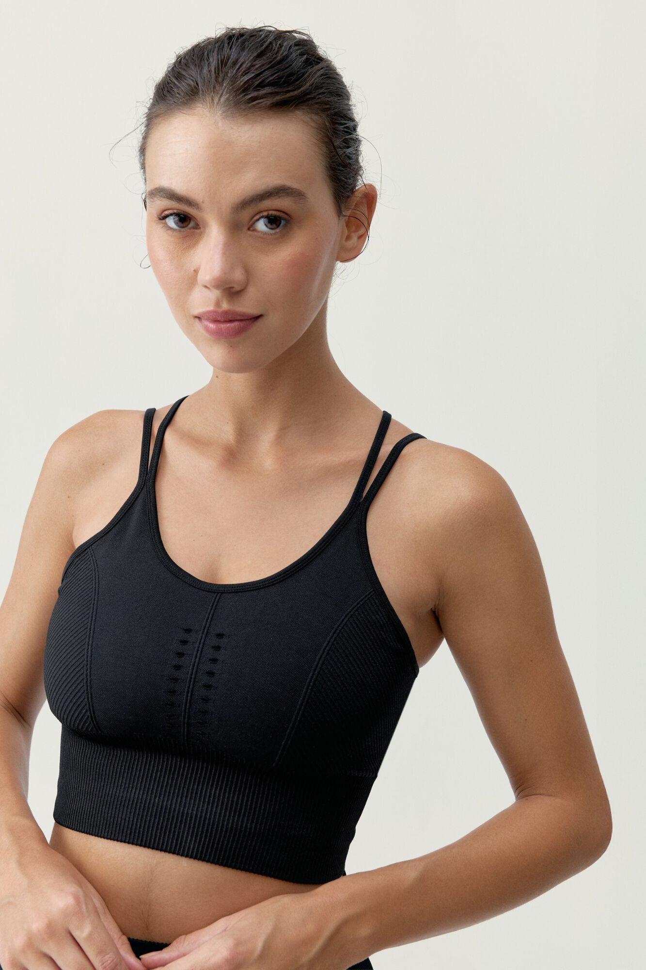 Born Living Yoga Top &Iacute;ndia preto