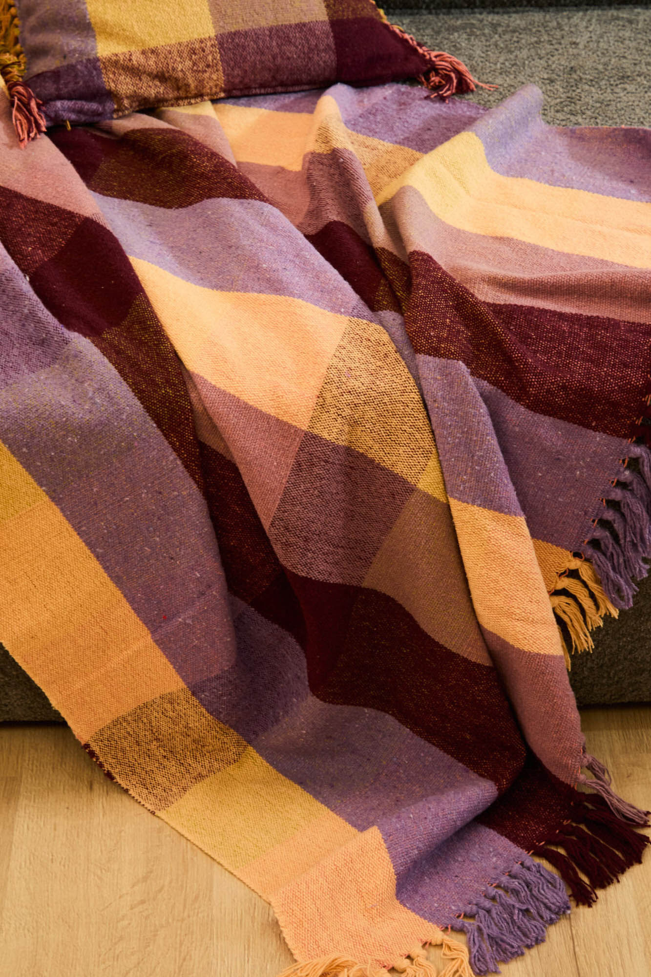 Calma House Xadrez de algod&atilde;o croma com franjas