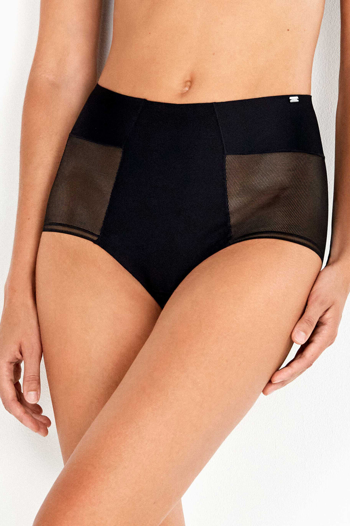 Gisela Cueca cintura alta invis&iacute;vel em renda