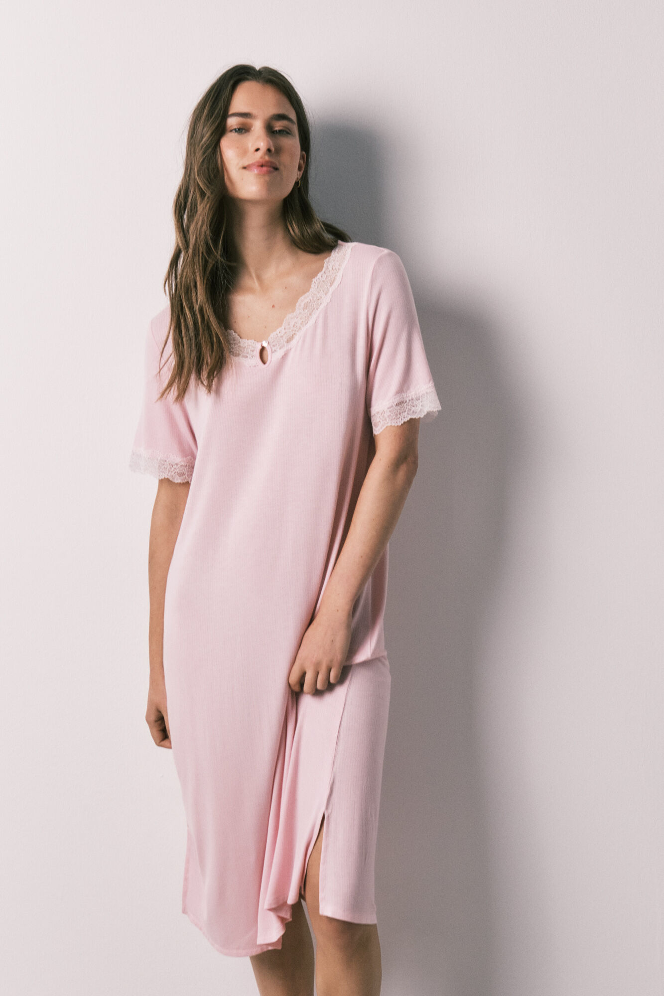 Women'secret Camisa de dormir midi em viscose e renda rosa