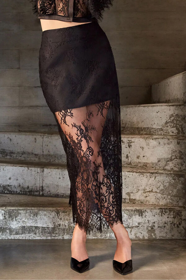 Gisela Saia de renda preta com forro interno e acabamento sofisticado preto