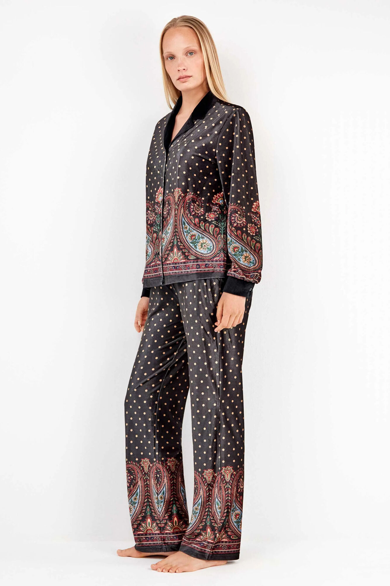 Gisela Pantal&oacute;n pijama terciopelo