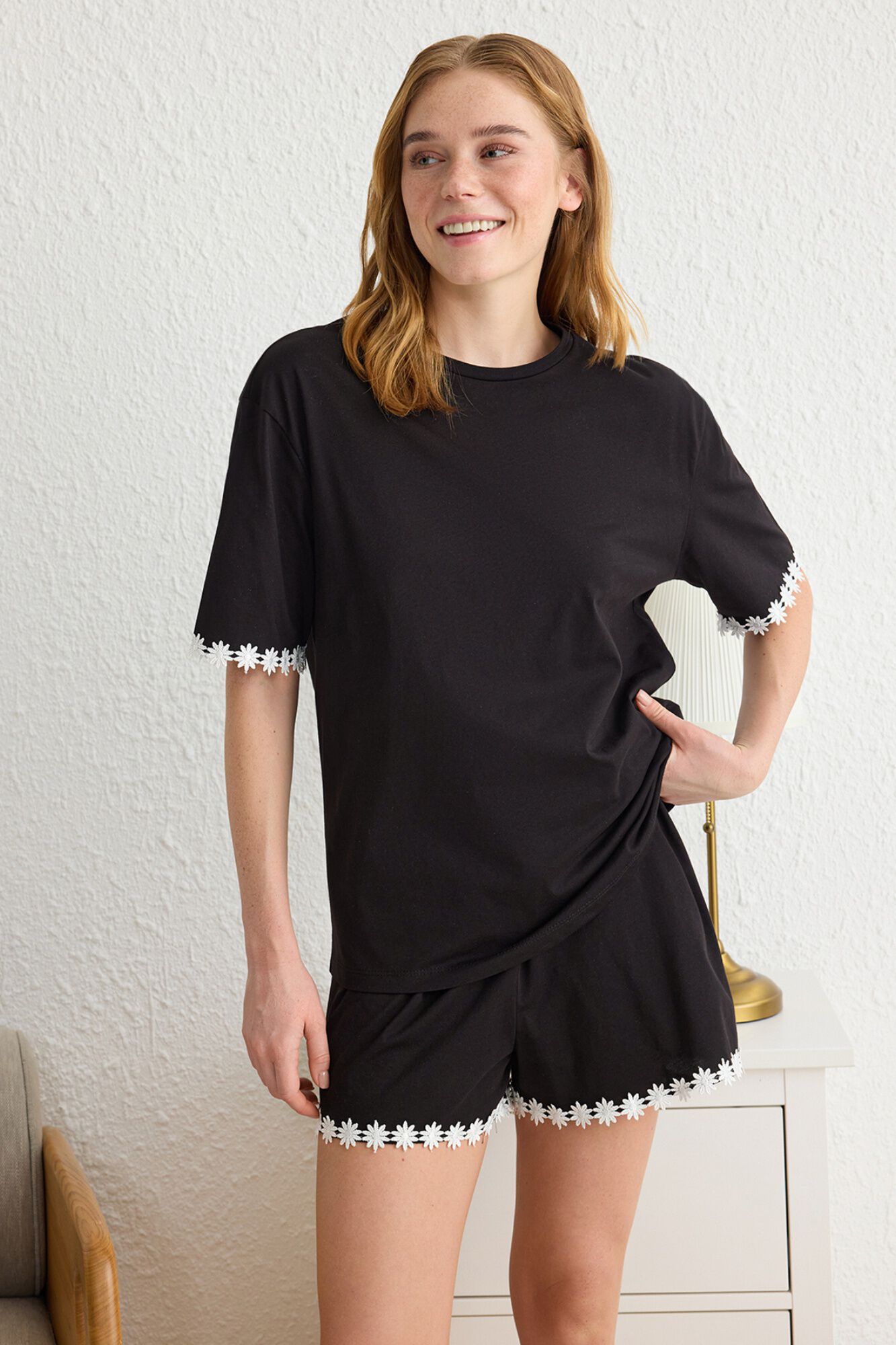 Trendyol Conjunto de pijama com vi&eacute;s de flores