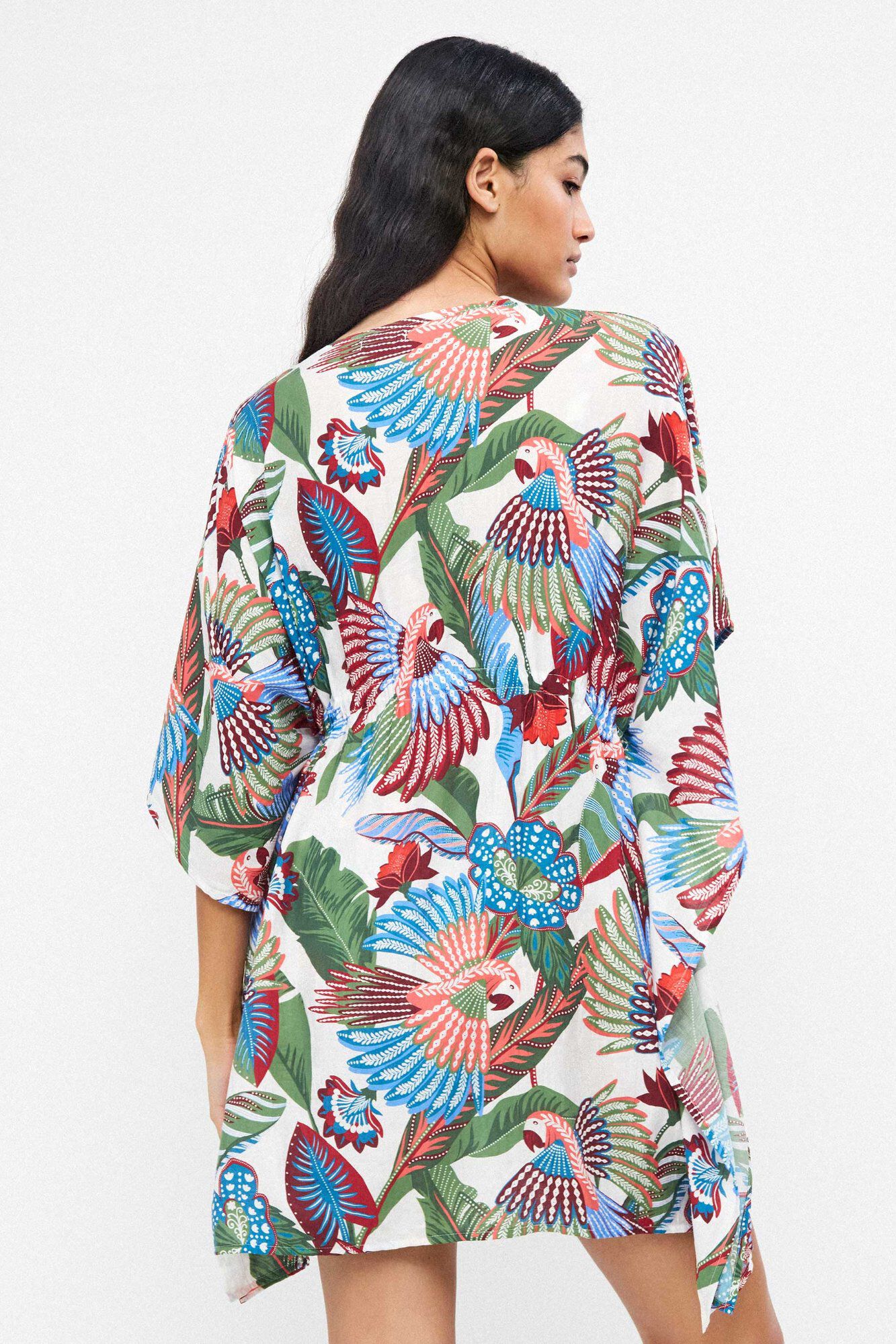 Gisela Caft&aacute;n estampado tropical