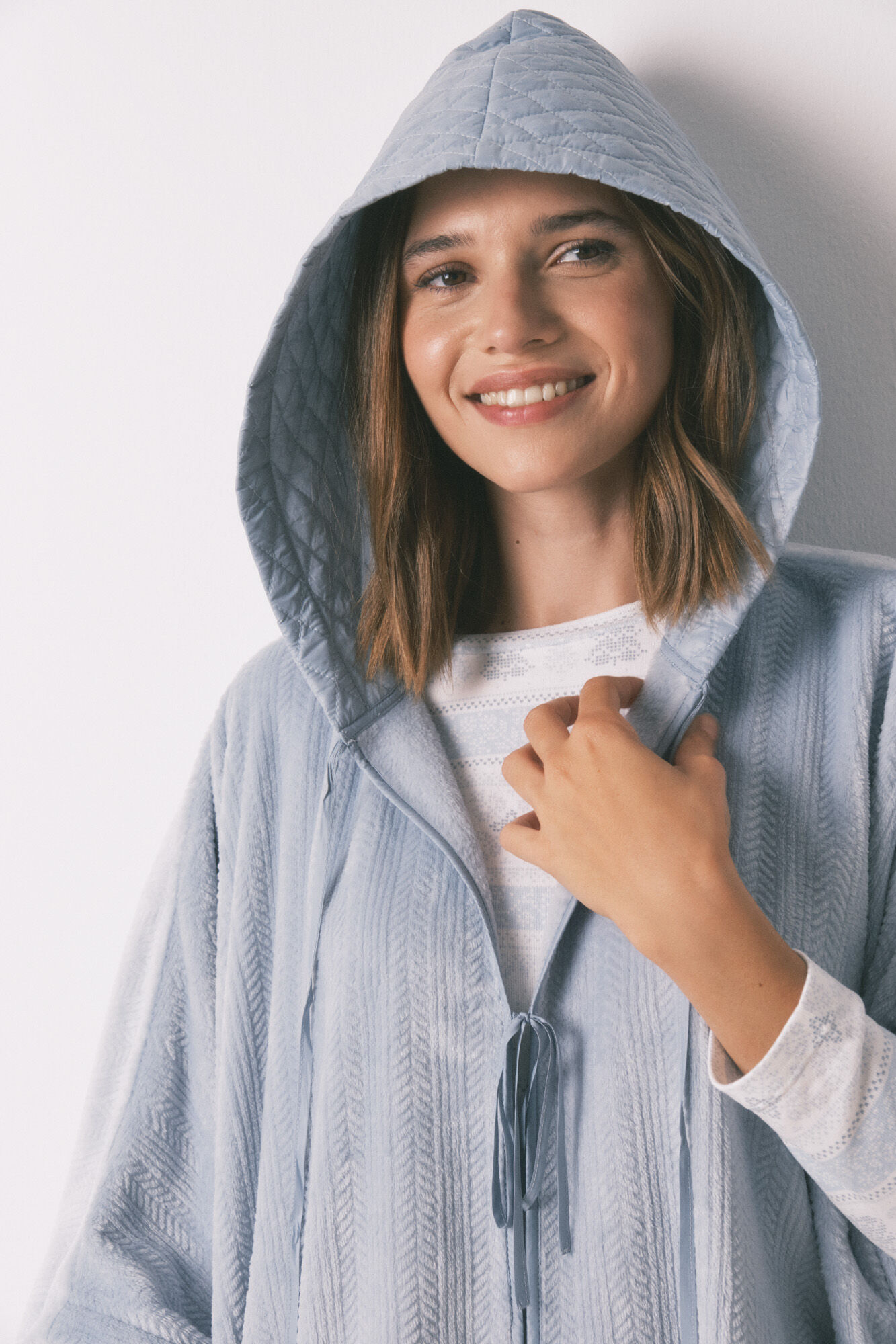 Women'secret Poncho corto polar relieve azul