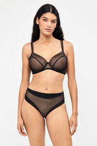 Gisela Braga en tejido jacquard monogram