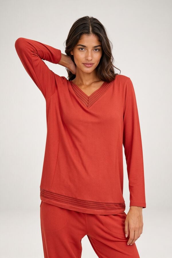 Gisela Pijama comprido com detalhe de gal&otilde;es vermelho