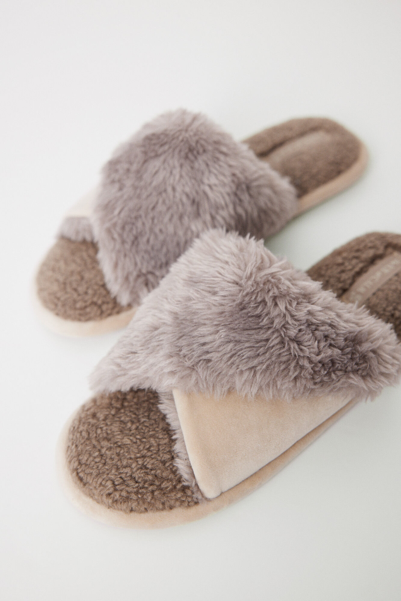 Cortefiel Zapatillas abiertas casa pelito marrón Ofertas Ropa