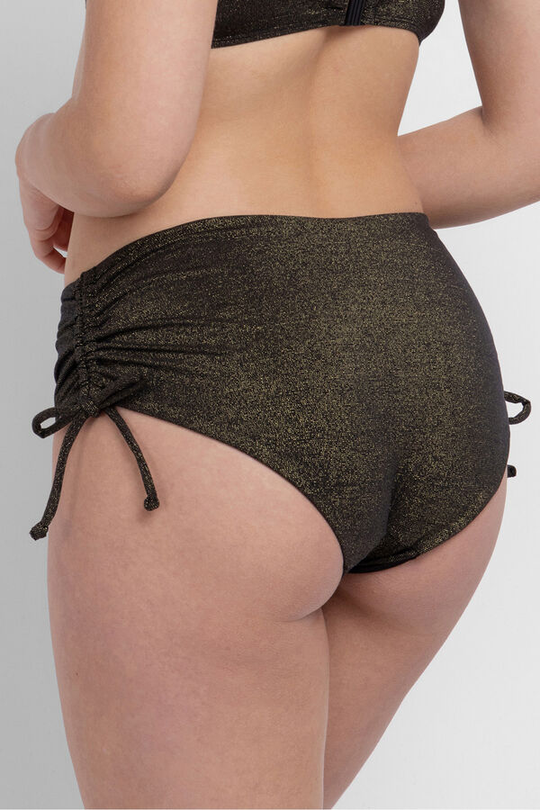 Dorina Cueca completa Mysterio preto