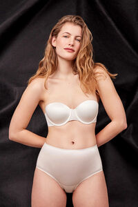 Gisela Cueca alta