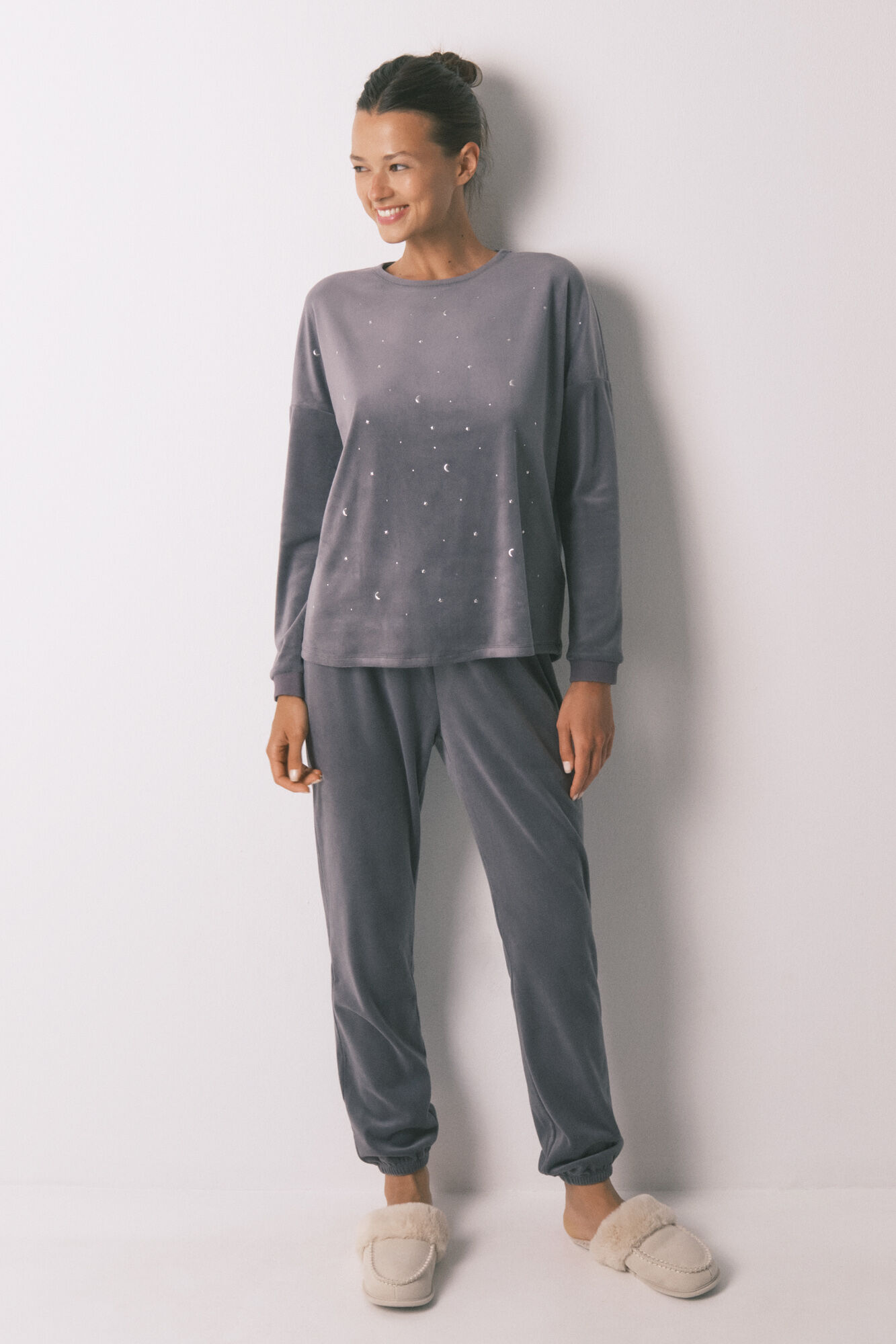 Women'secret Pijama largo terciopelo suave gris brillo
