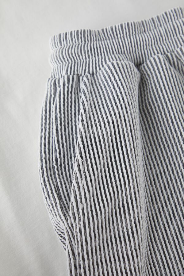 Trendyol Pijama de homem de manga curta &agrave;s riscas preto
