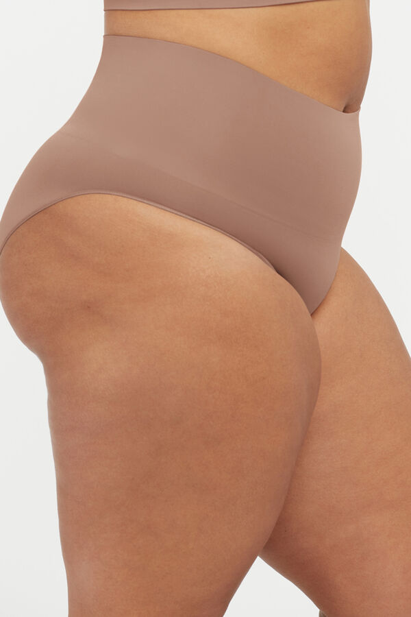 Womensecret Cuecas modelantes de cintura alta nylon reciclado cru