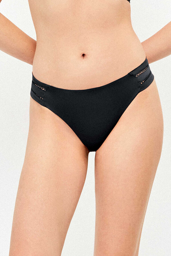 Gisela Braga bikini cl&aacute;sica troquelado negro
