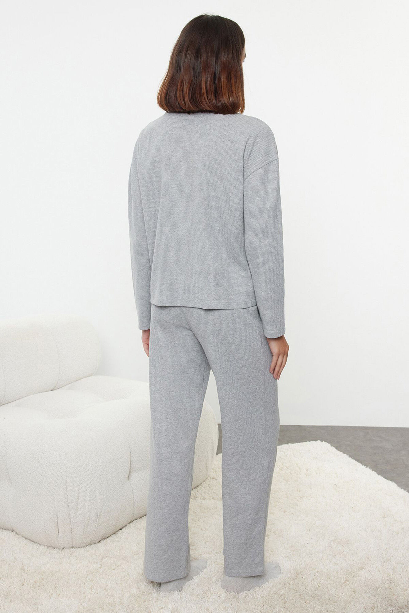 Trendyol Conjunto de pijama de pel&uacute;cia cinza