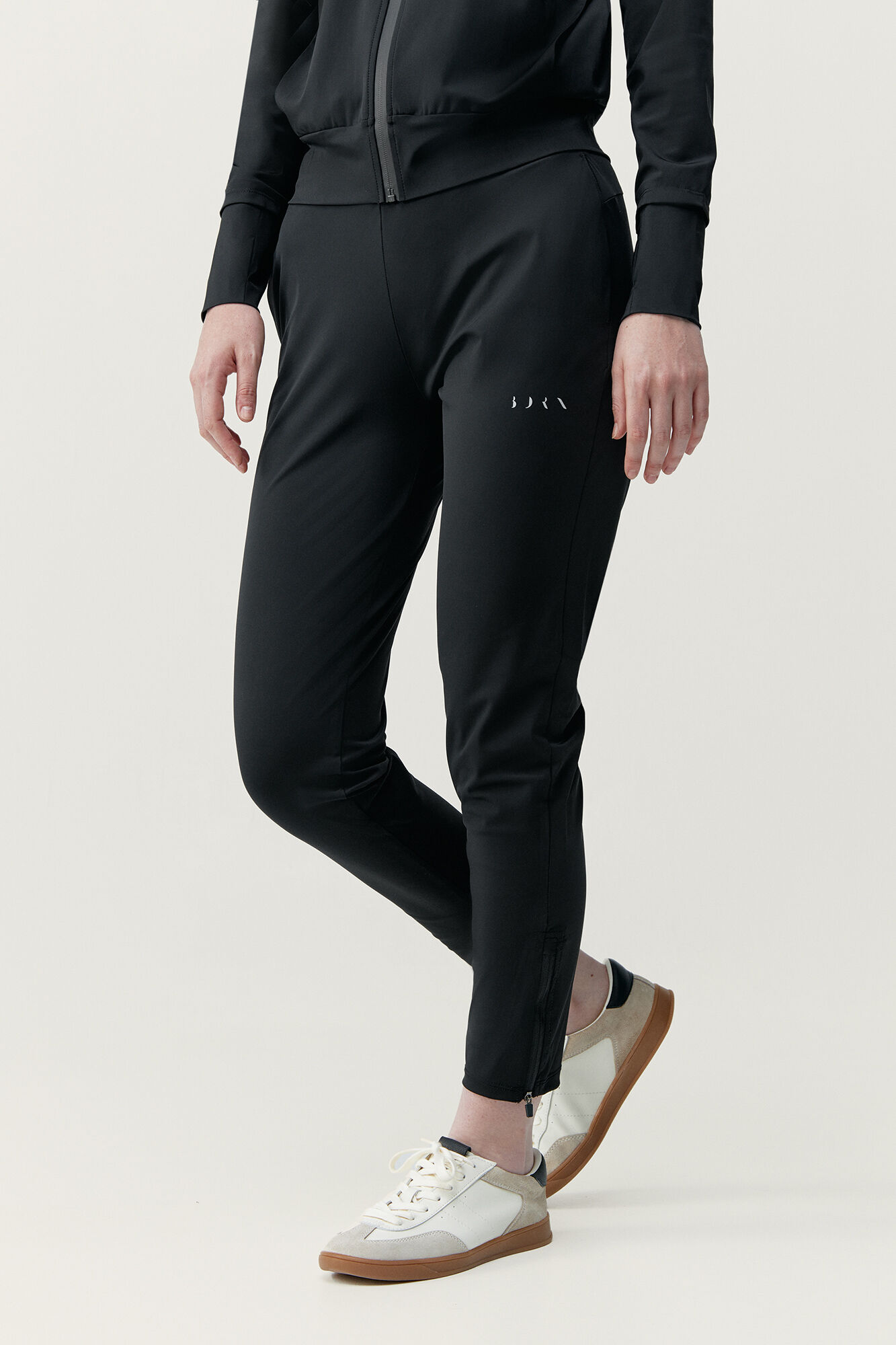 Born Living Yoga Cal&ccedil;a jogger desportiva Airla Black