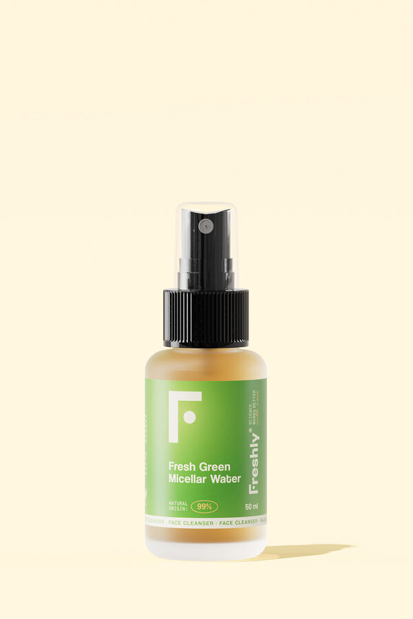 Freshly Cosmetics Mini agua micelar tamaño viaje (50ml) blanco