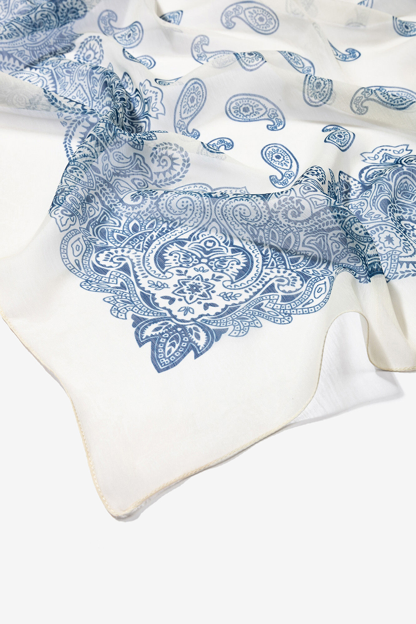 Vilanova Bandana semitransparente estampado paisley