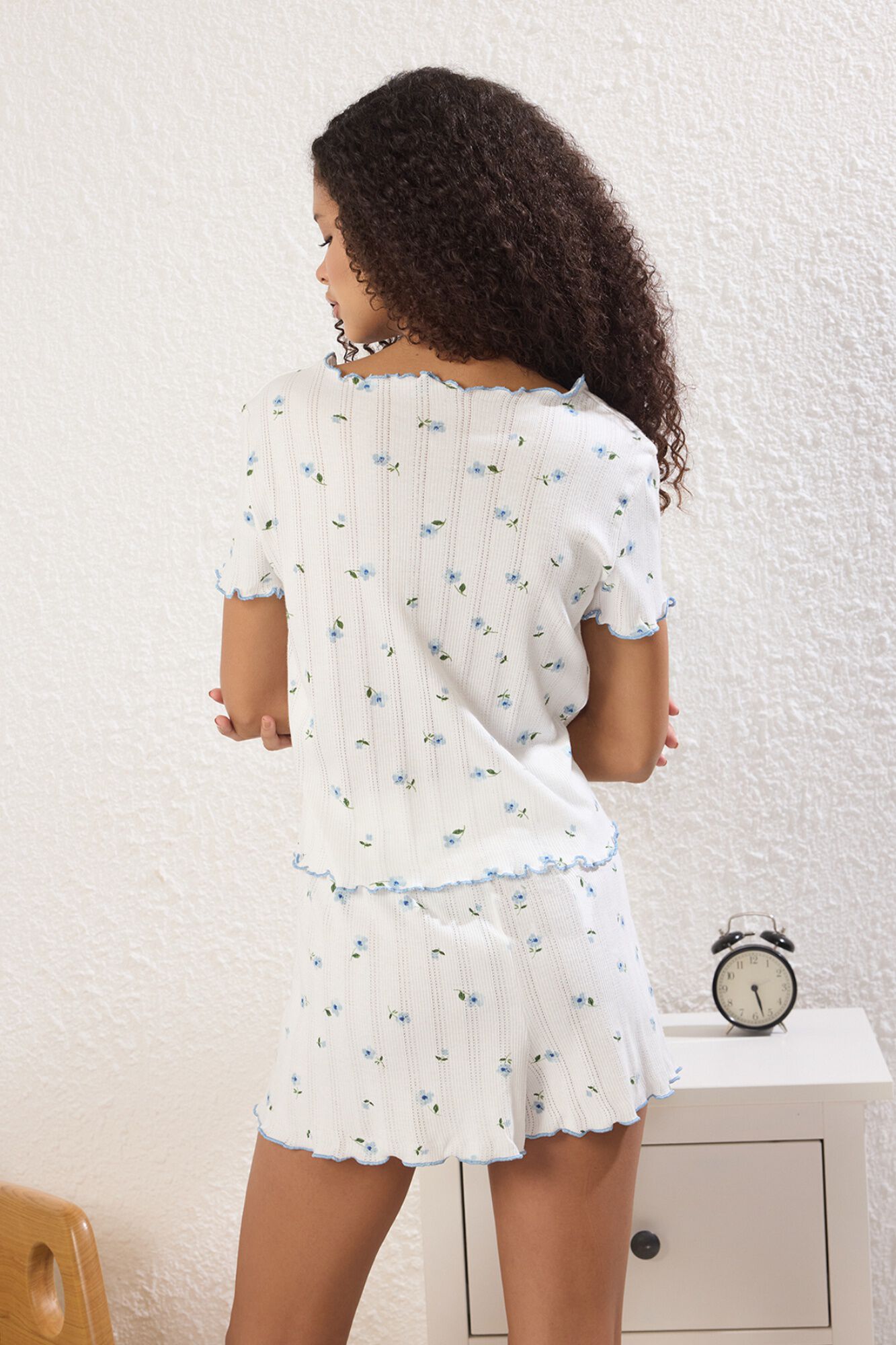 Trendyol Conjunto de pijama curto floral com la&ccedil;os