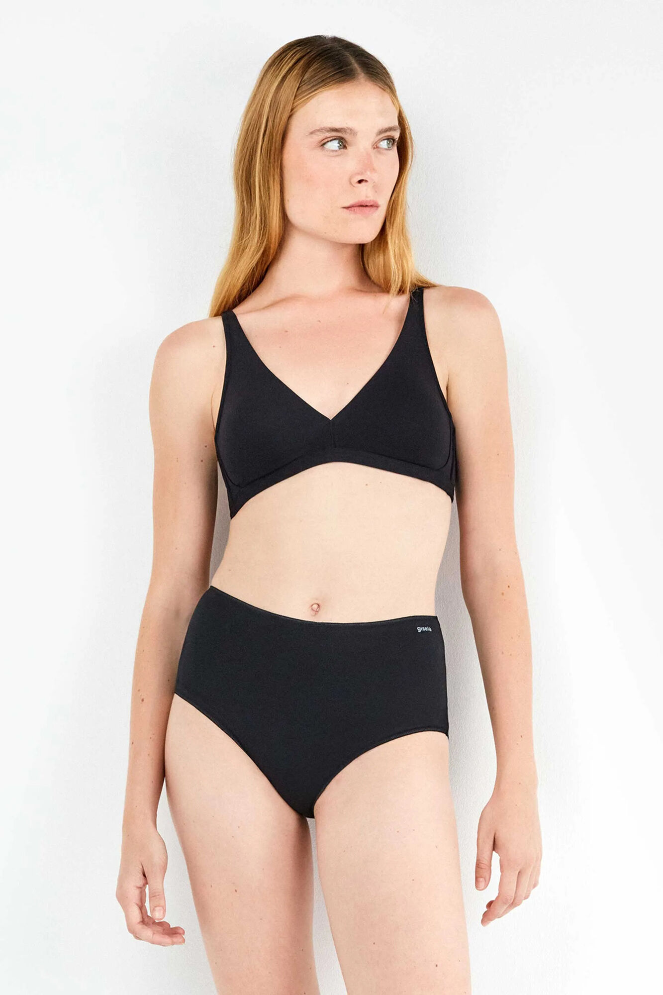 Gisela Braguita alta con gal&oacute;n de encaje y camales