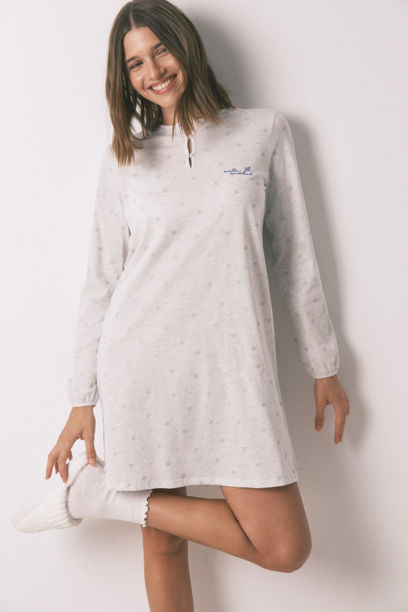 Women'secret Camis&oacute;n corto 100% algod&oacute;n efecto brillo gris