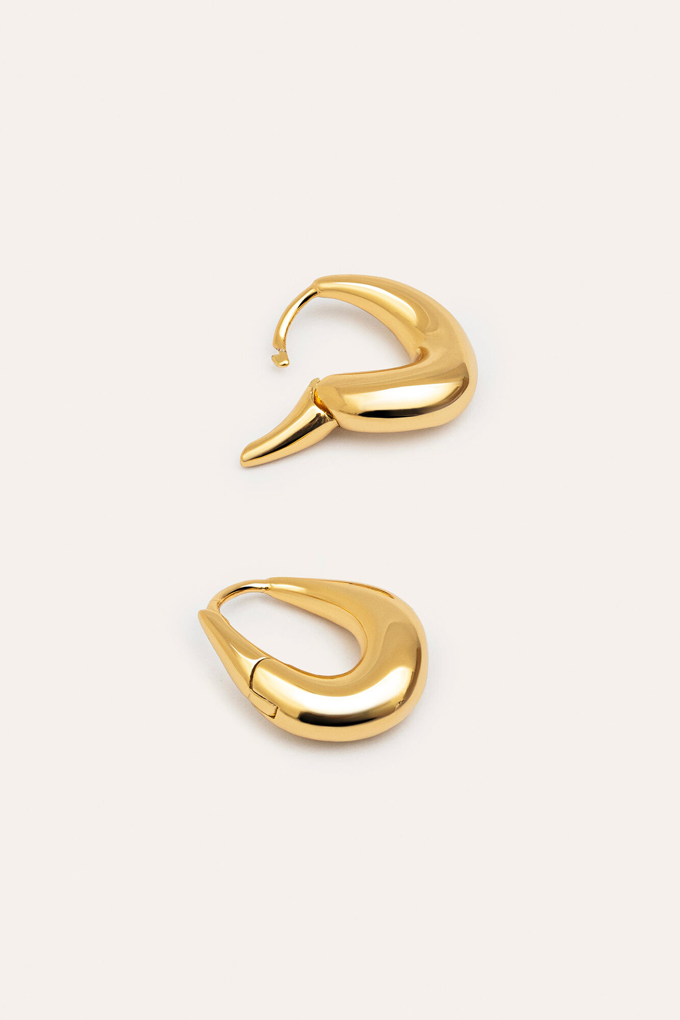 Singularu Organic Twist Earrings Gold Plated