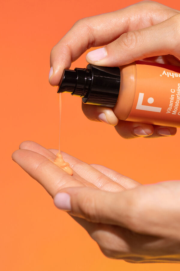 Freshly Cosmetics Creme Hidratante com Vitamina C branco