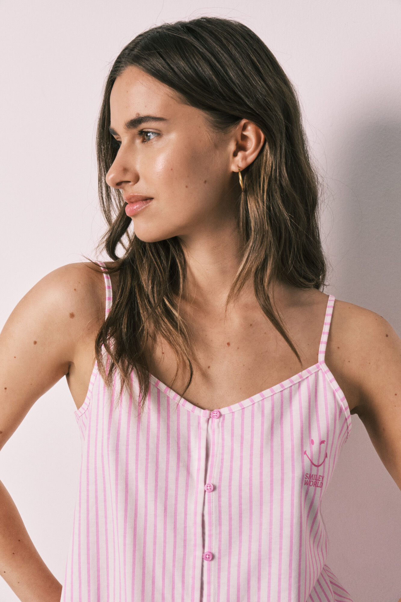 Women'secret Pijama curto de al&ccedil;as em algod&atilde;o SmileyWorld&reg; &agrave;s riscas com folhos