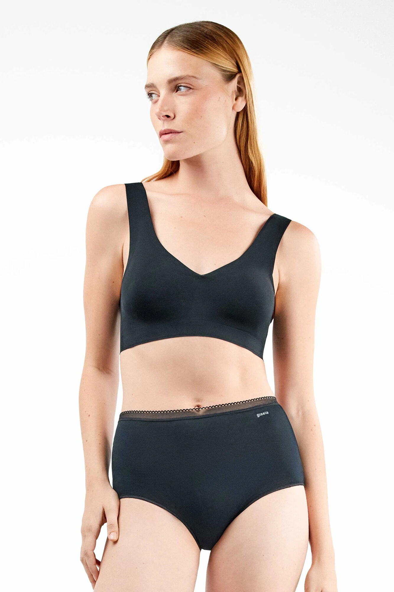 Gisela Braga alta b&aacute;sica con gal&oacute;n de encaje&nbsp;