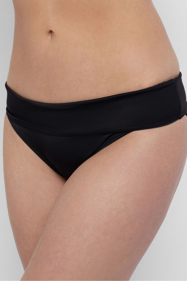 Dorina Cueca completa Togo mago preto