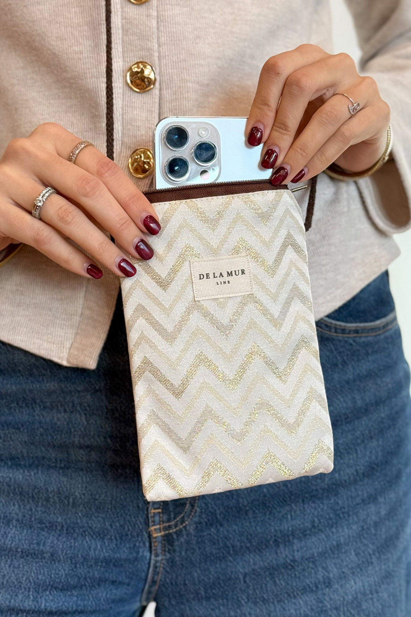 De La Mur Bolsinha Porta-Telem&oacute;vel Astro