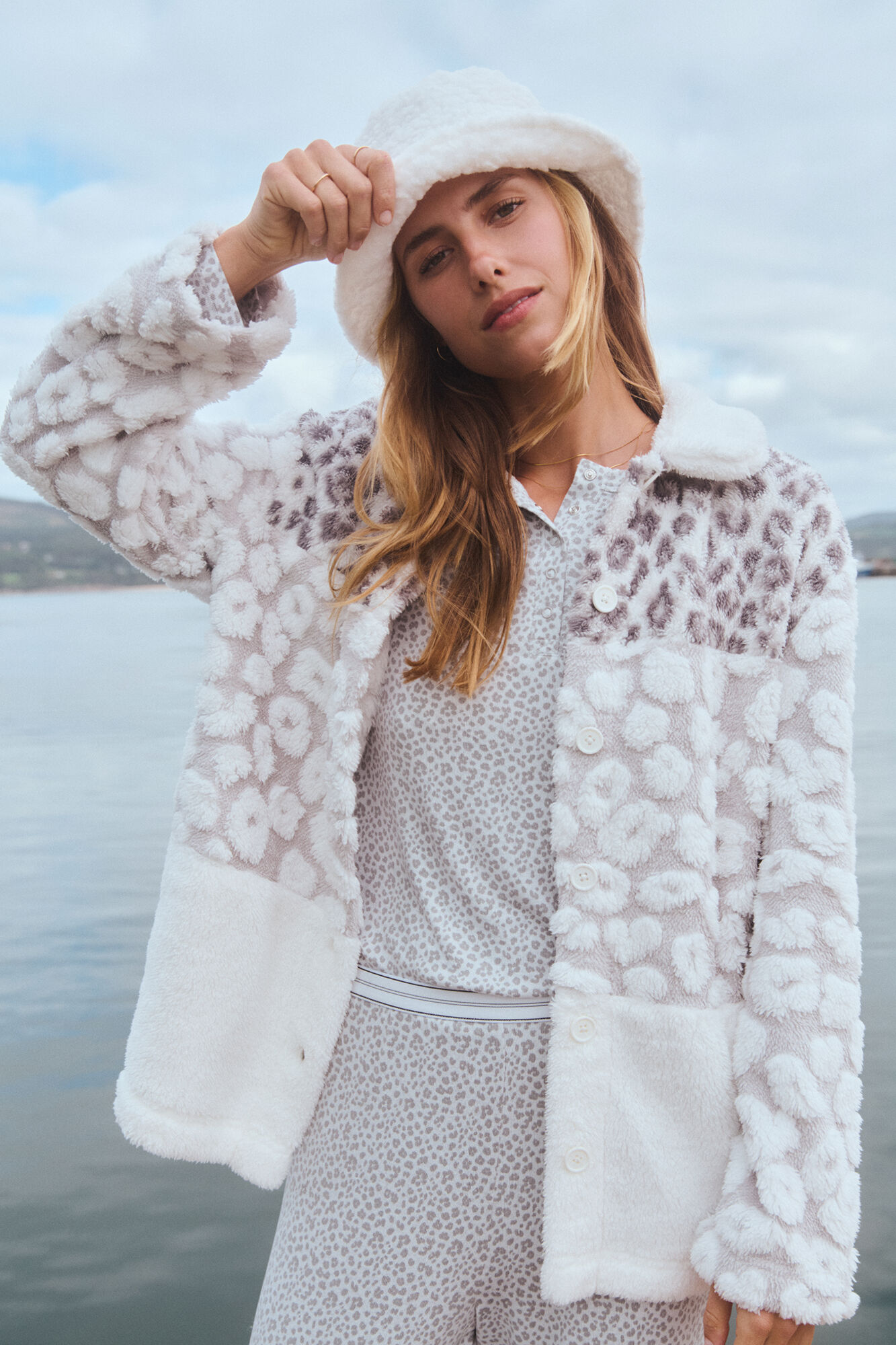 Women'secret Bata corta borrego animal print tricolor