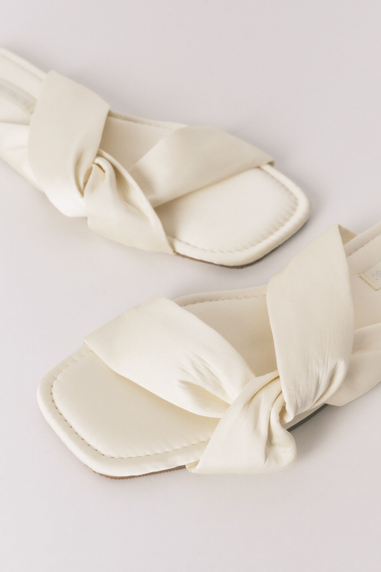 Women'secret Zapatillas casa sat&eacute;n nudo amarillas