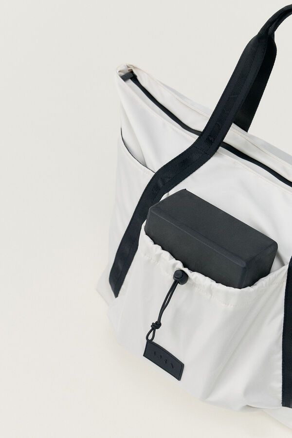 Born Living Yoga Away bag beige