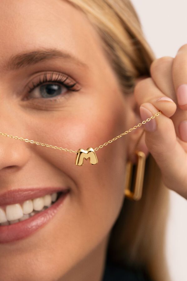 Singularu Colar Hailey Letter em A&ccedil;o Dourado estampado