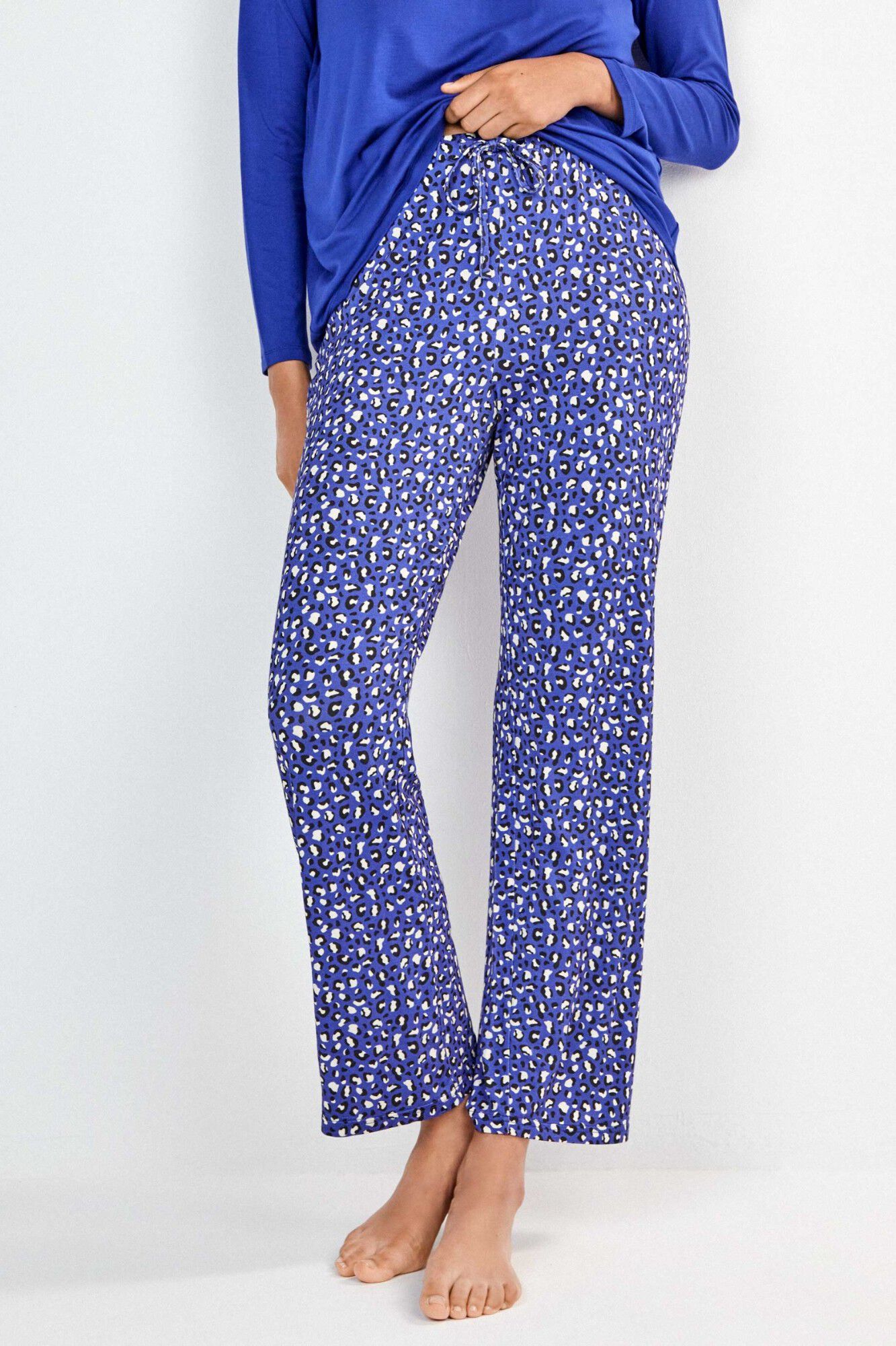 Gisela Pantal&oacute;n largo estampado leopardo