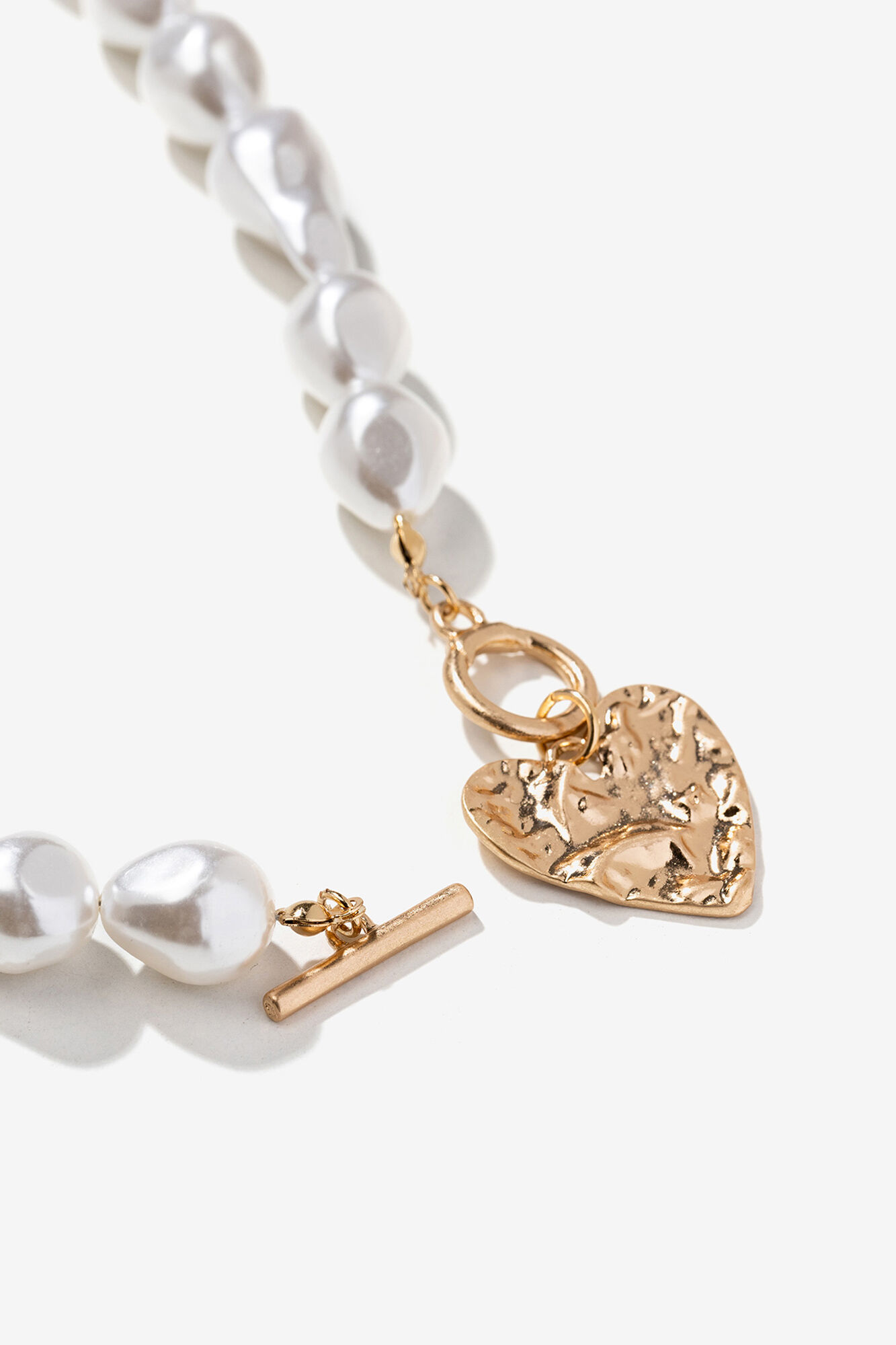 Vilanova Colar efeito p&eacute;rola com cora&ccedil;&atilde;o