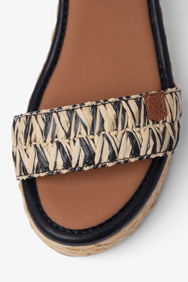 Popa Cunha baixa Sakarun R&aacute;fia preto