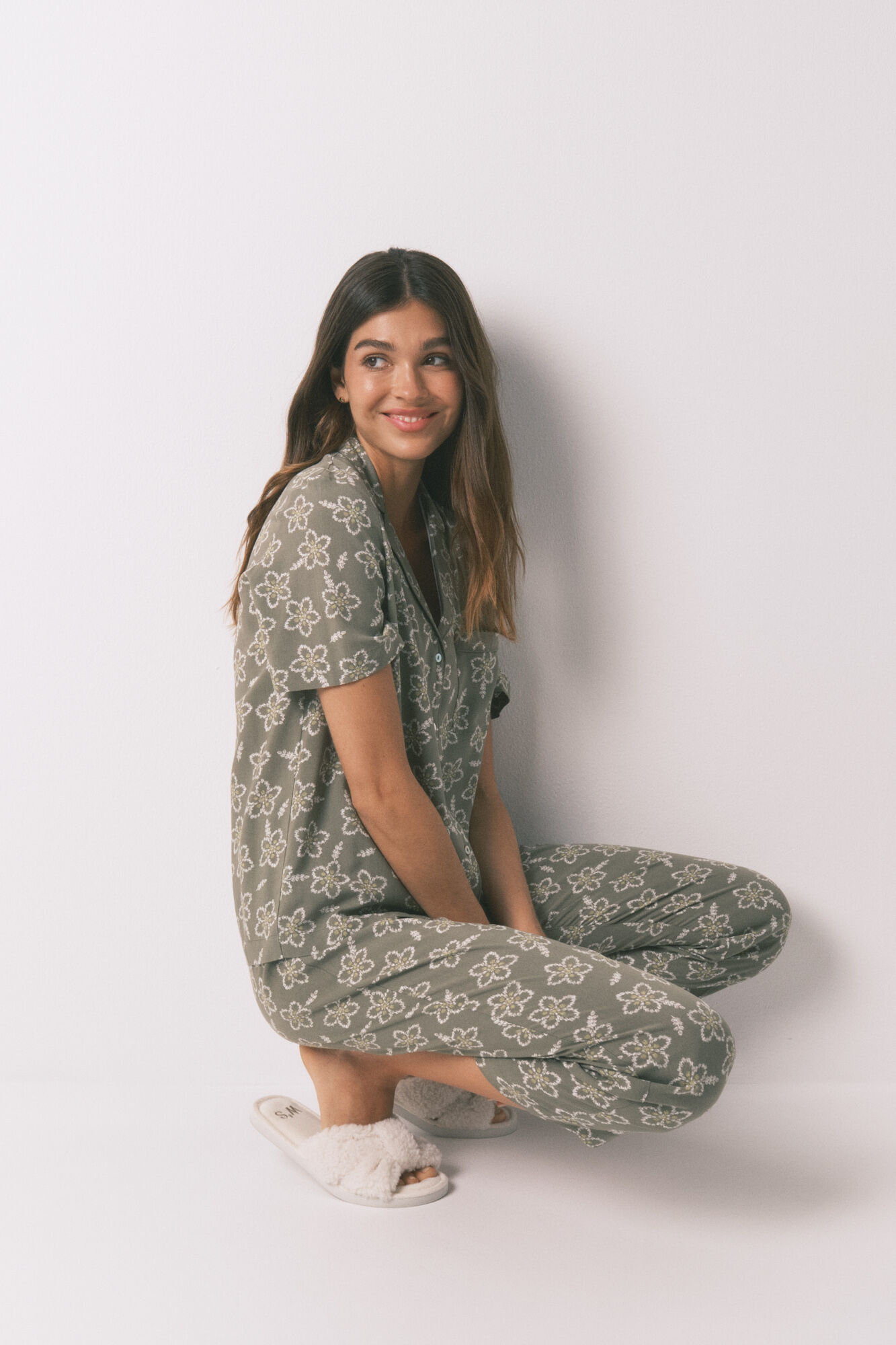 Women'secret Pijama Capri viscosa flores kaki 