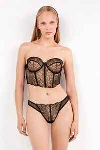 Gisela Braga brasileña encaje bordado