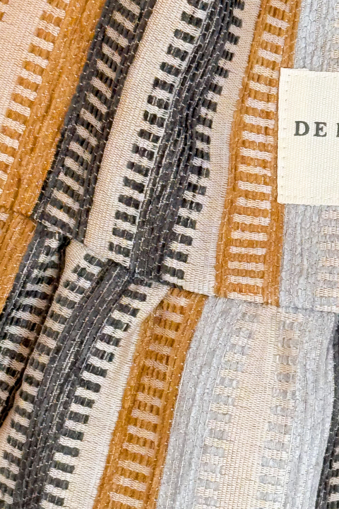 De La Mur Mala Tron Ruffle