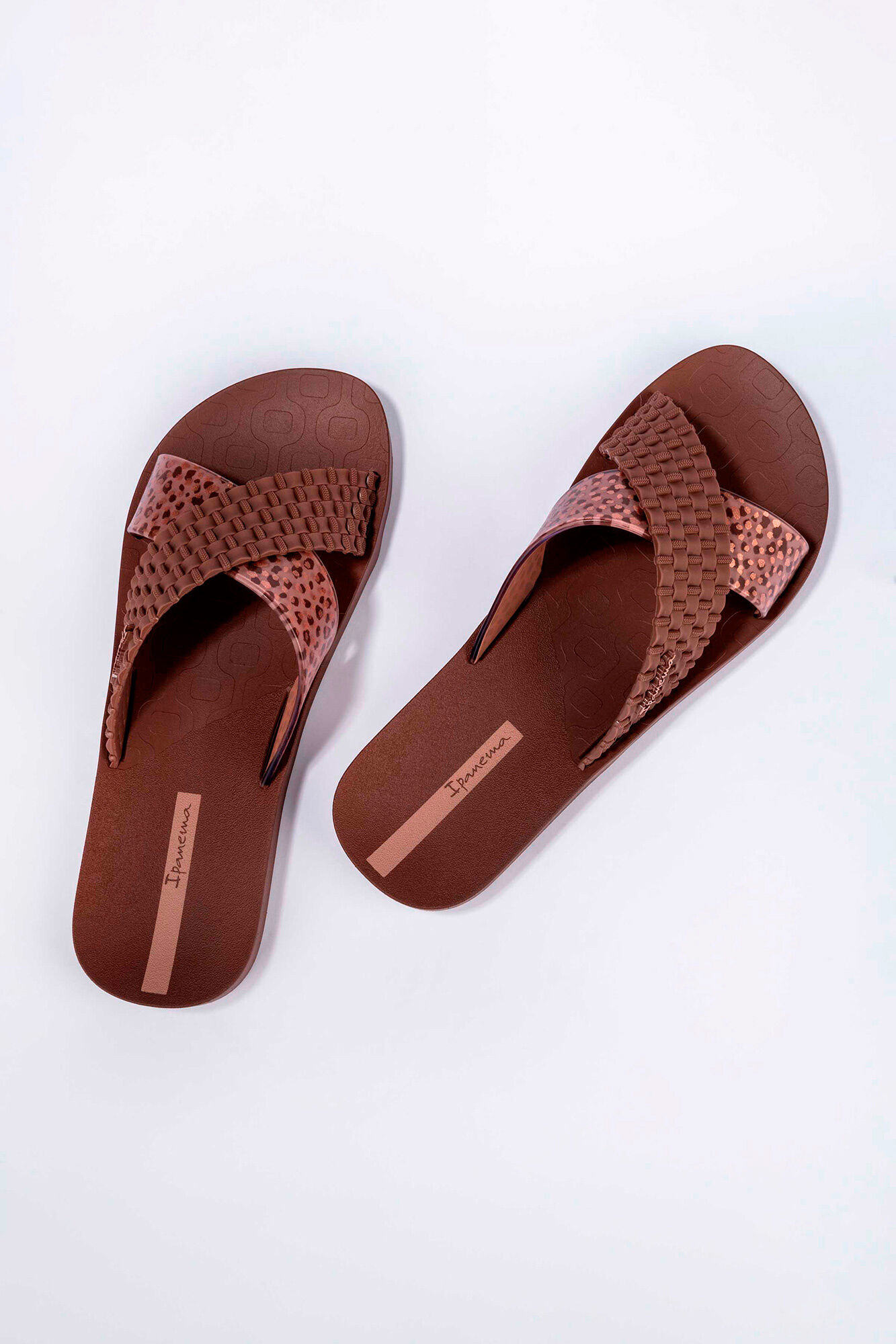 Ipanema Sand&aacute;lias cruzadas estampado animal