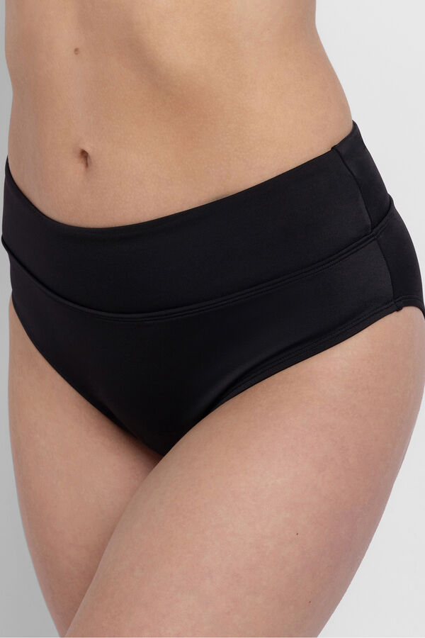 Dorina Cueca completa Togo mago preto