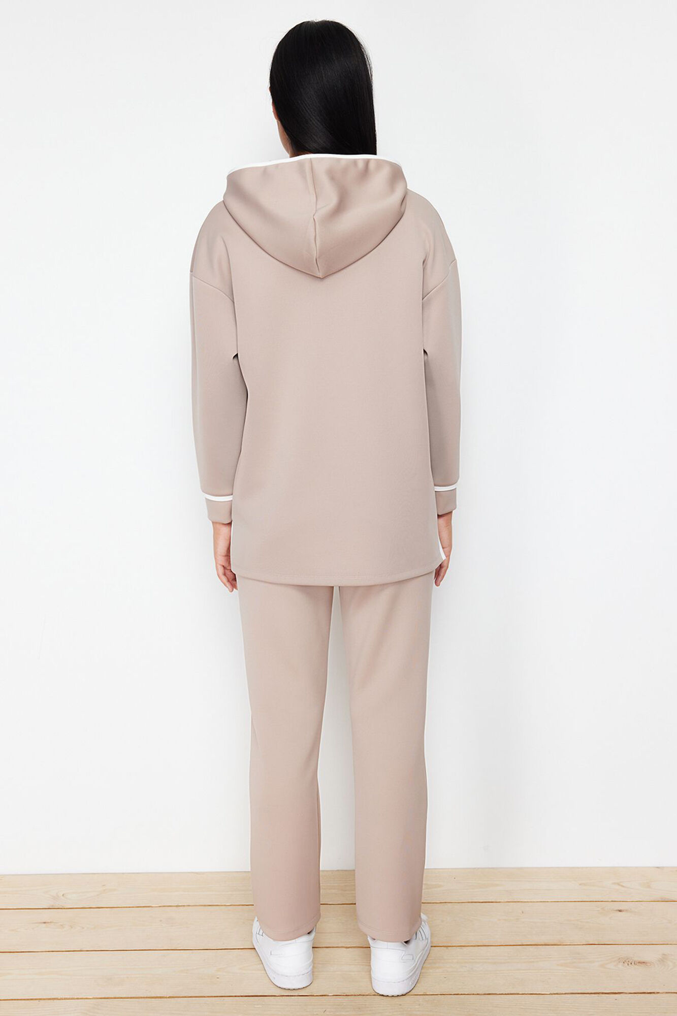 Trendyol Conjunto c&oacute;modo sudadera capucha y pantal&oacute;n