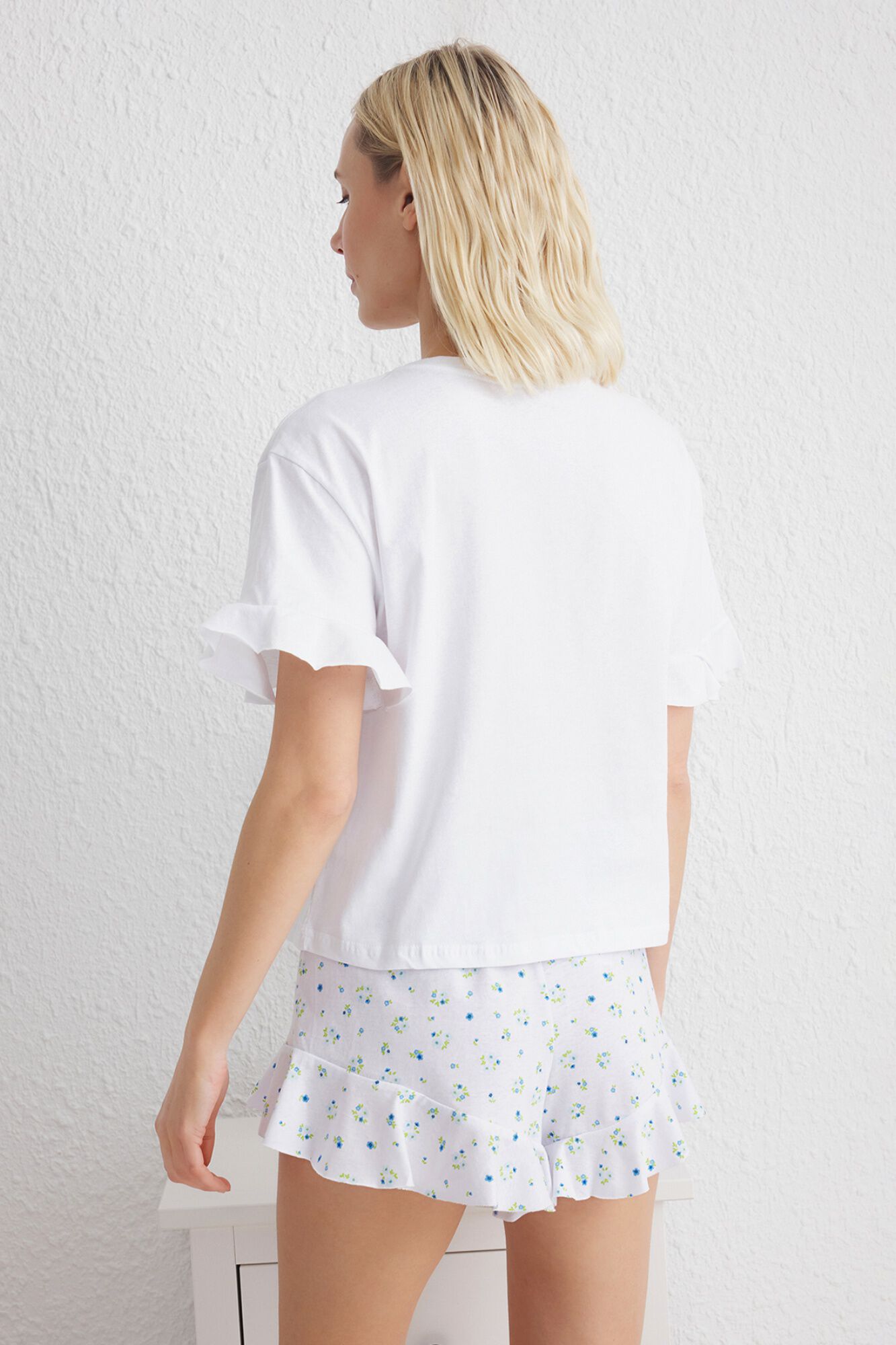 Trendyol Conjunto de pijama curto com folhos floral