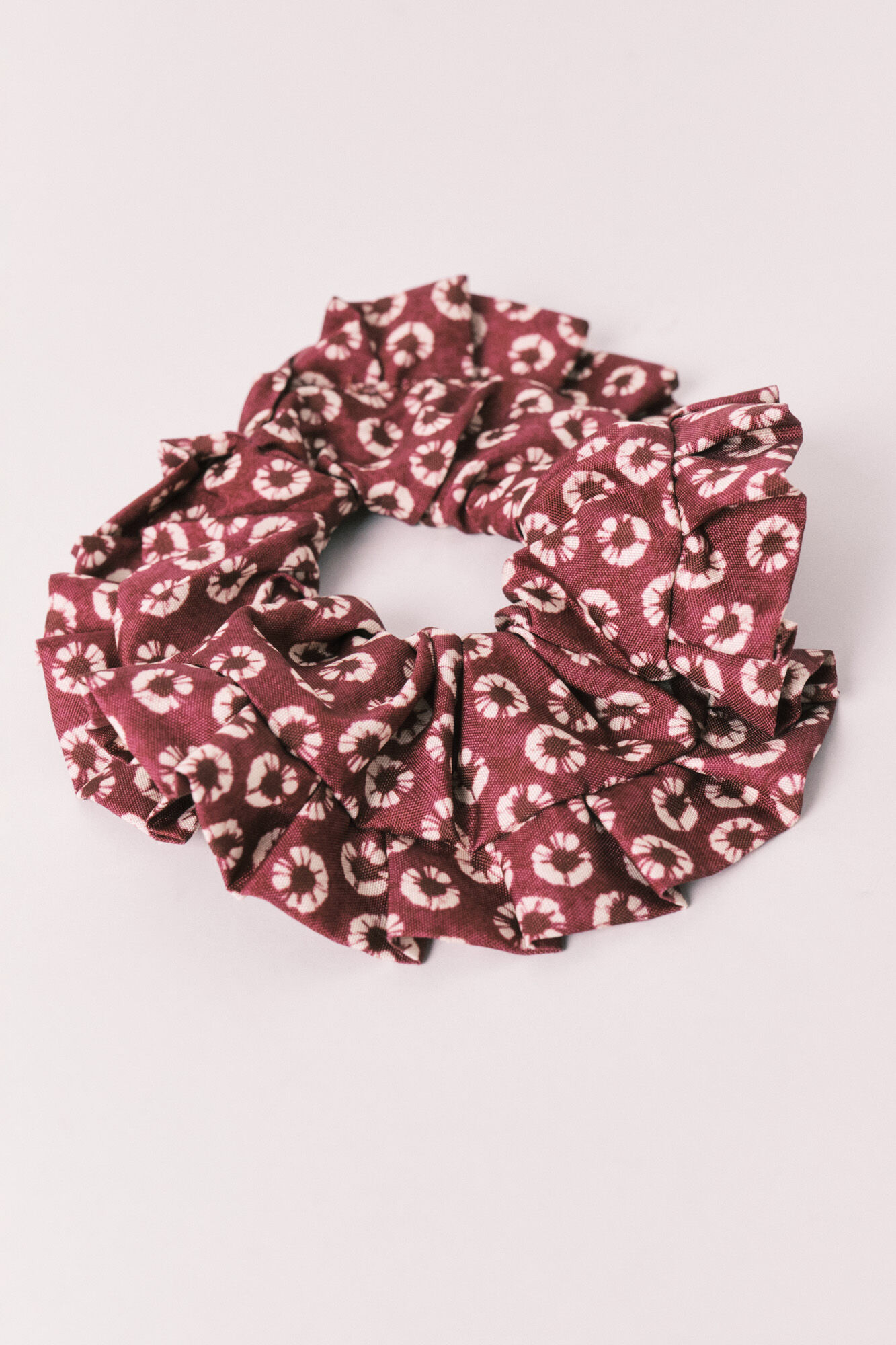 Women'secret El&aacute;stico de cabelo estampado flores gren&aacute;